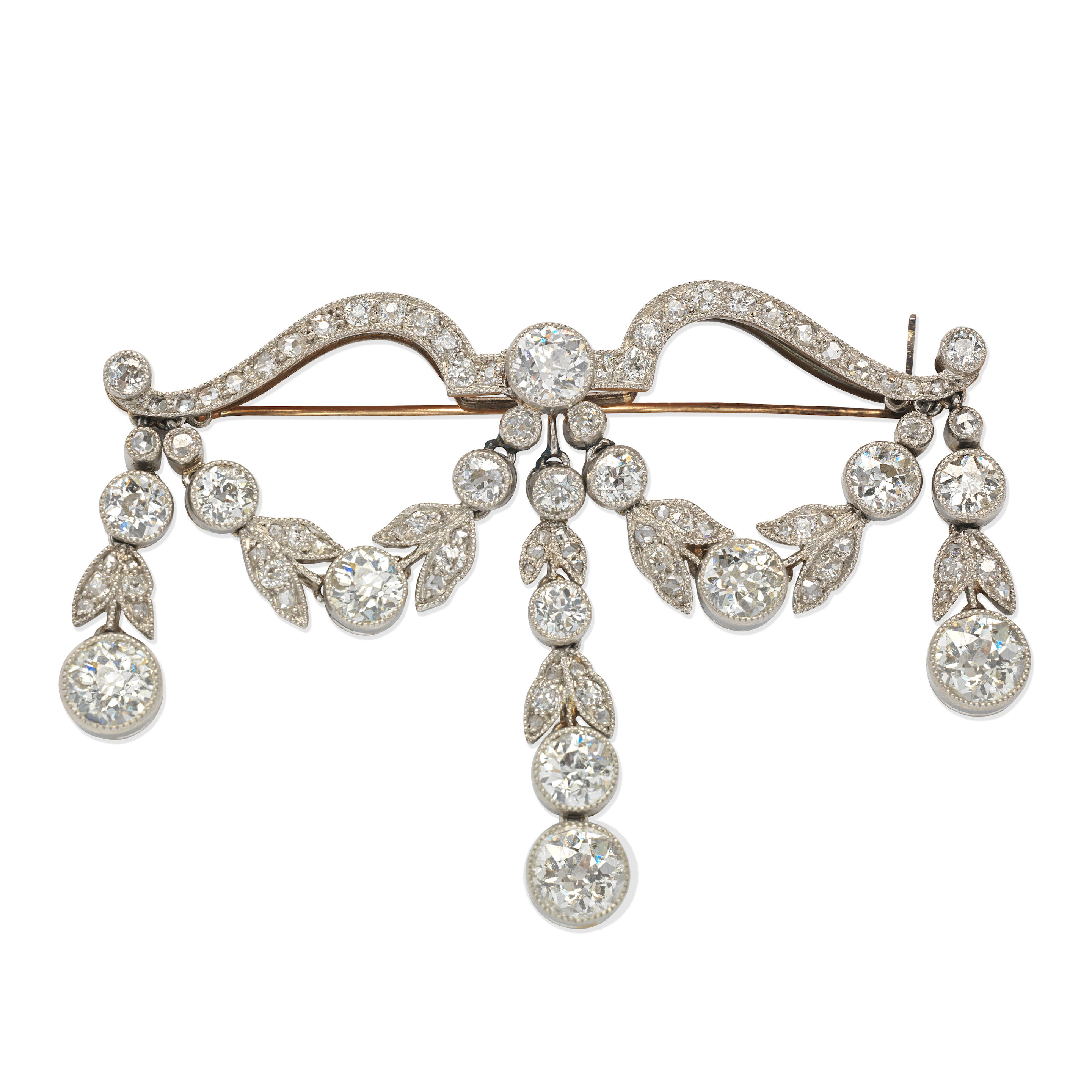 DIAMOND GARLAND BROOCH NECKLACE CIRCA 1910 The brooch suspending foliate