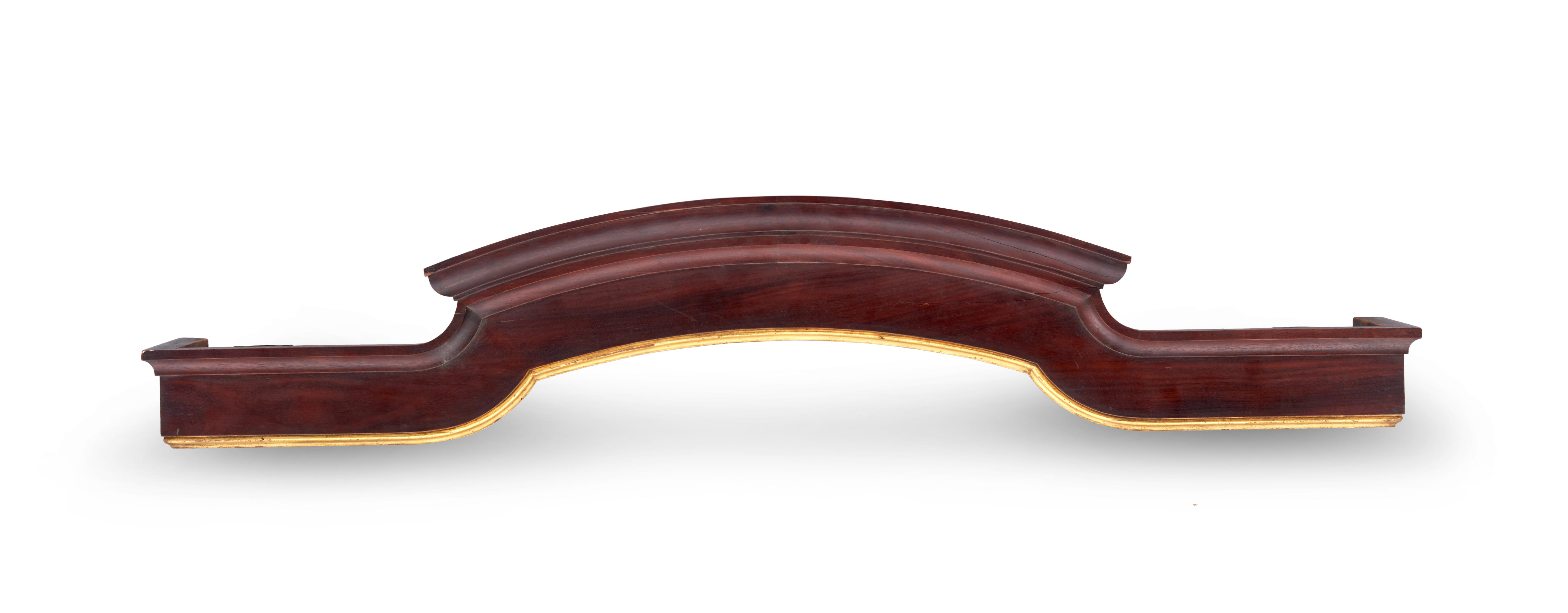 FEDERAL STYLE MAHOGANY AND GILT GESSO VALENCE ht 11 wd