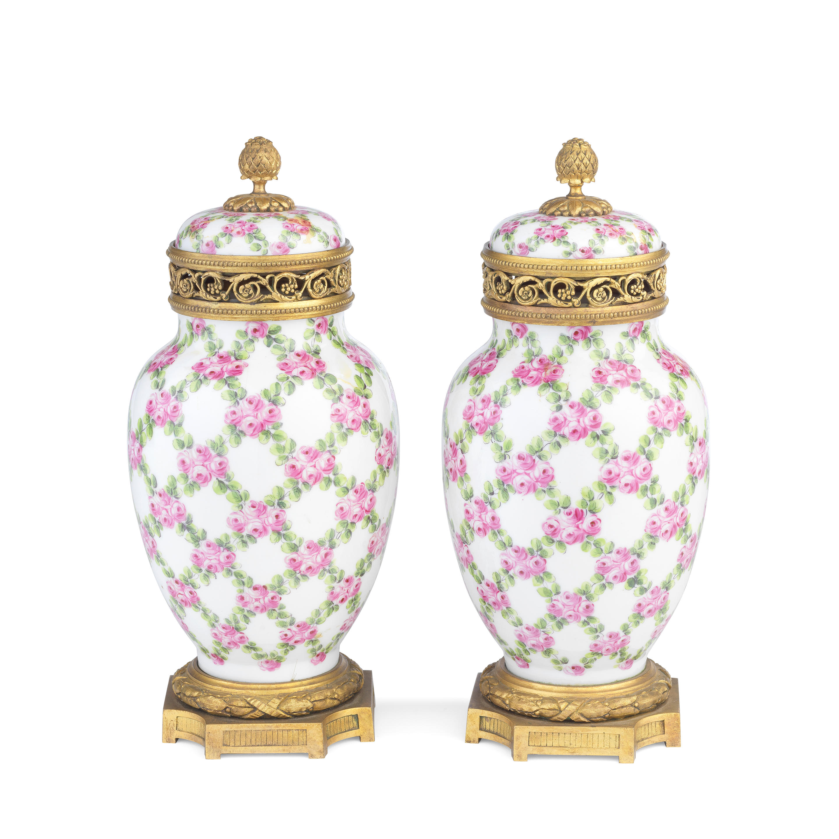 A PAIR OF LATE 19TH EARLY 20TH CENTURY FRENCH GILT