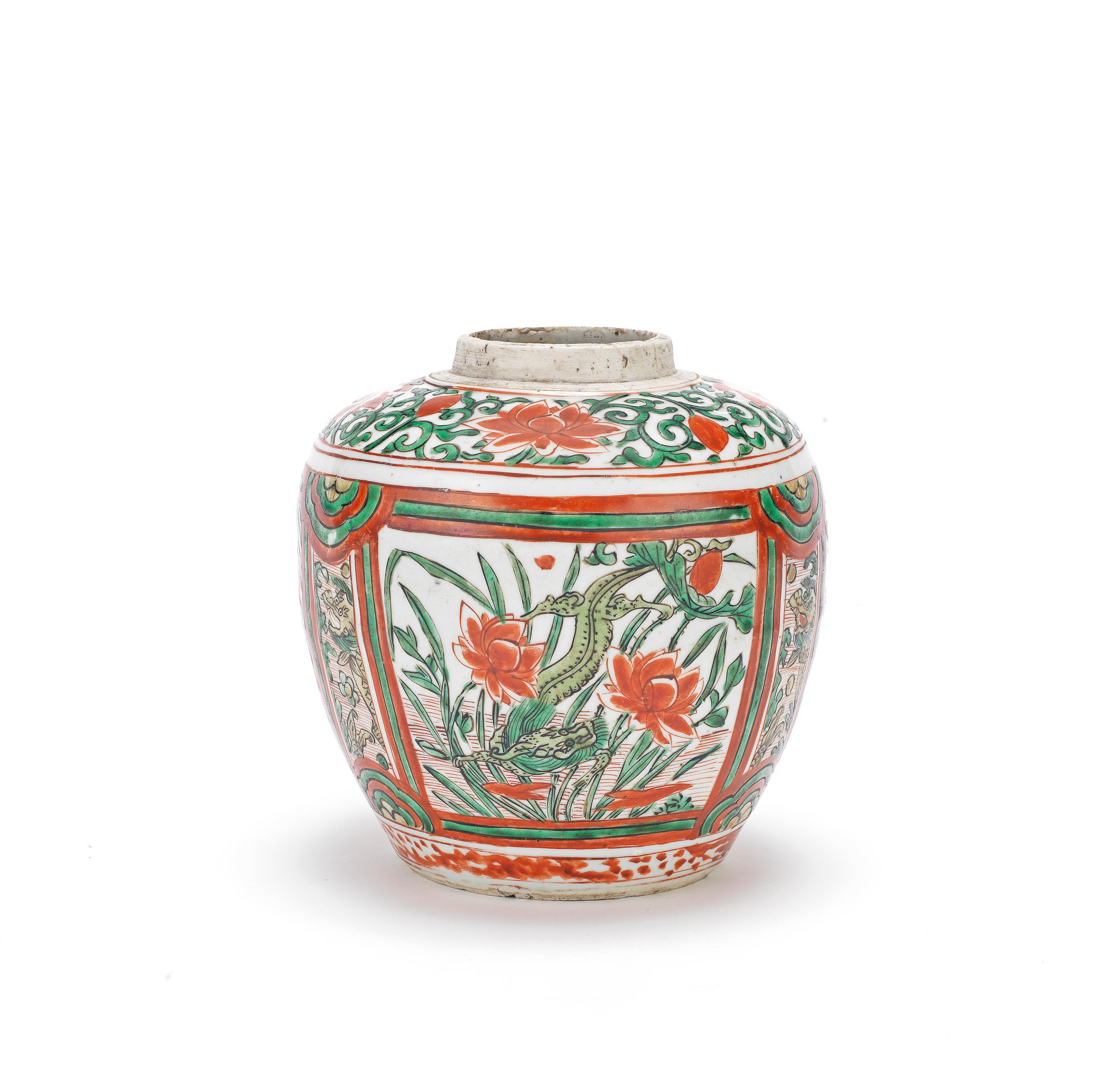 A WUCAI DRAGON JAR Shunzhi Painted in red and green