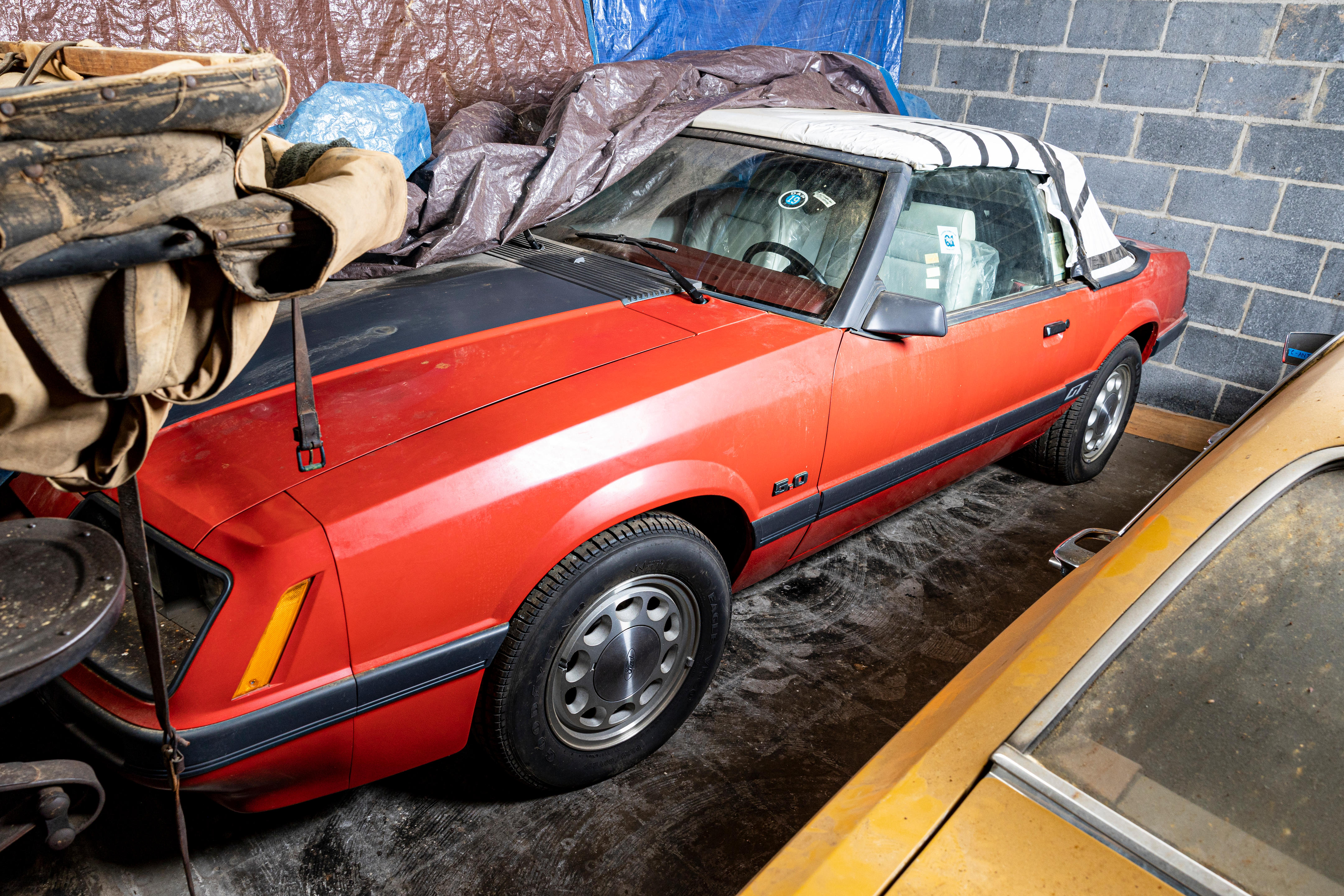 1985 FORD MUSTANG GT CONVERTIBLE CHASSIS NO VIN 1FABP27M7FF136985 302ci
