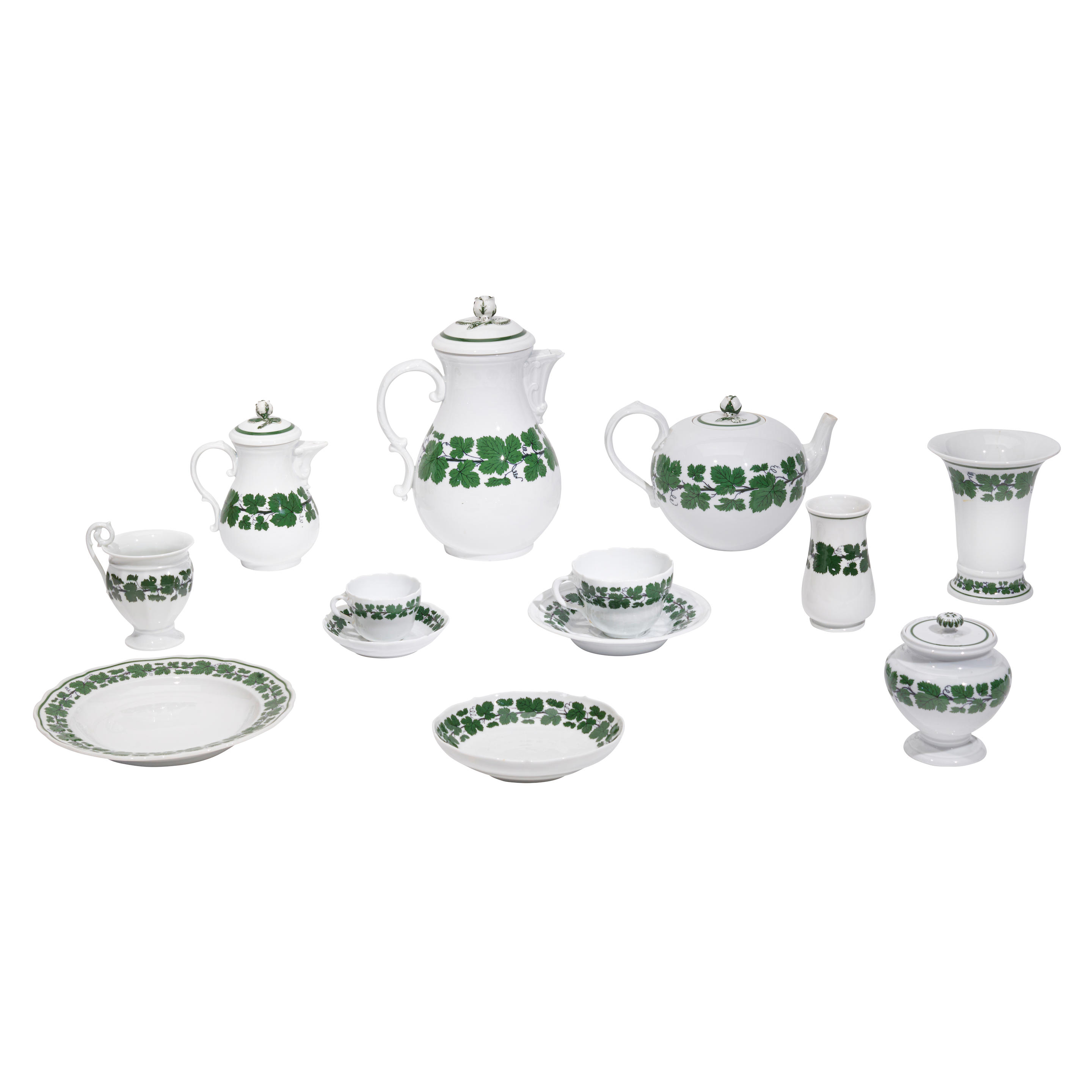 A MEISSEN PORCELAIN OAK LEAF PATTERN ASSEMBLED DESSERT SERVICE Comprising
