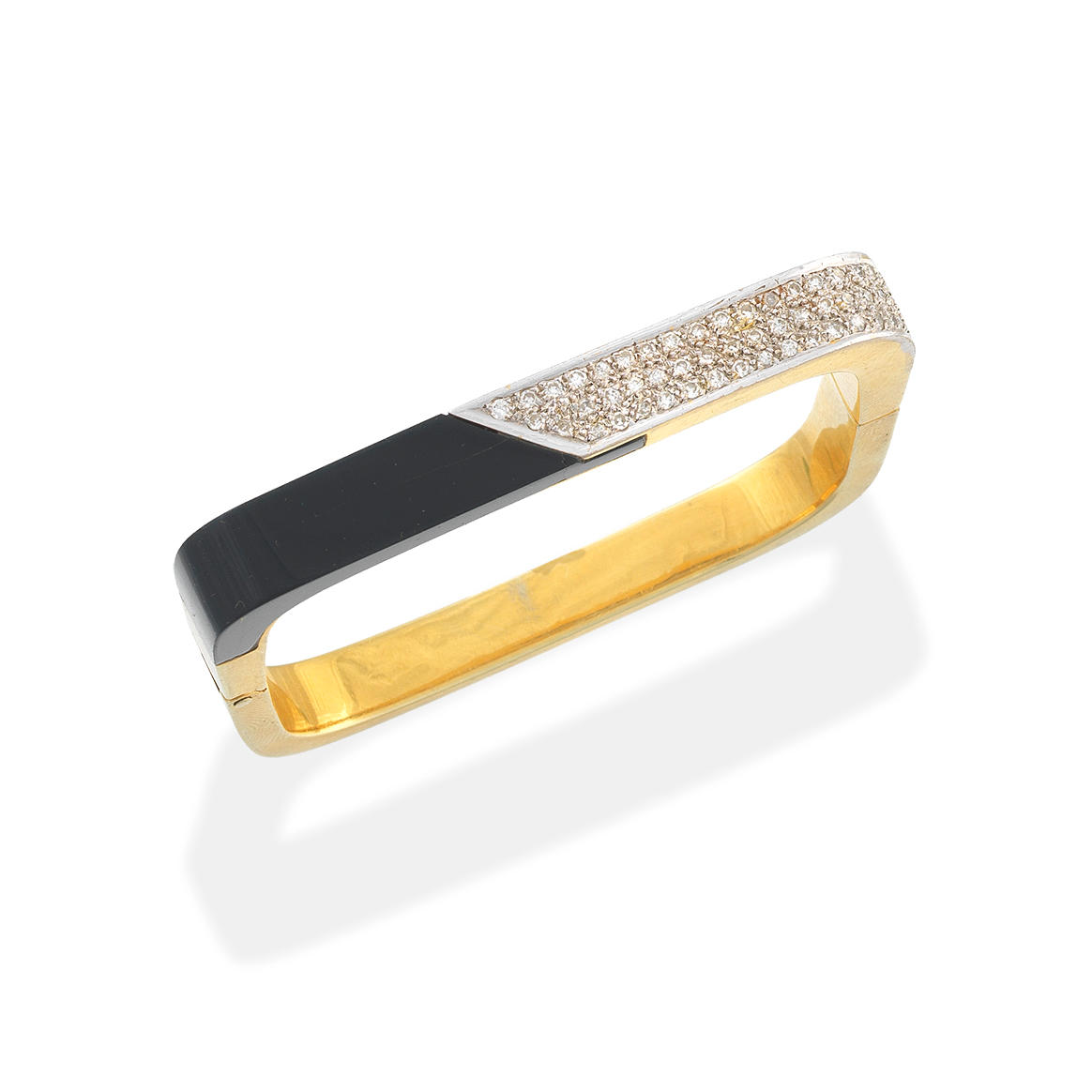 ONYX AND DIAMOND BANGLE Of geometric design the front set