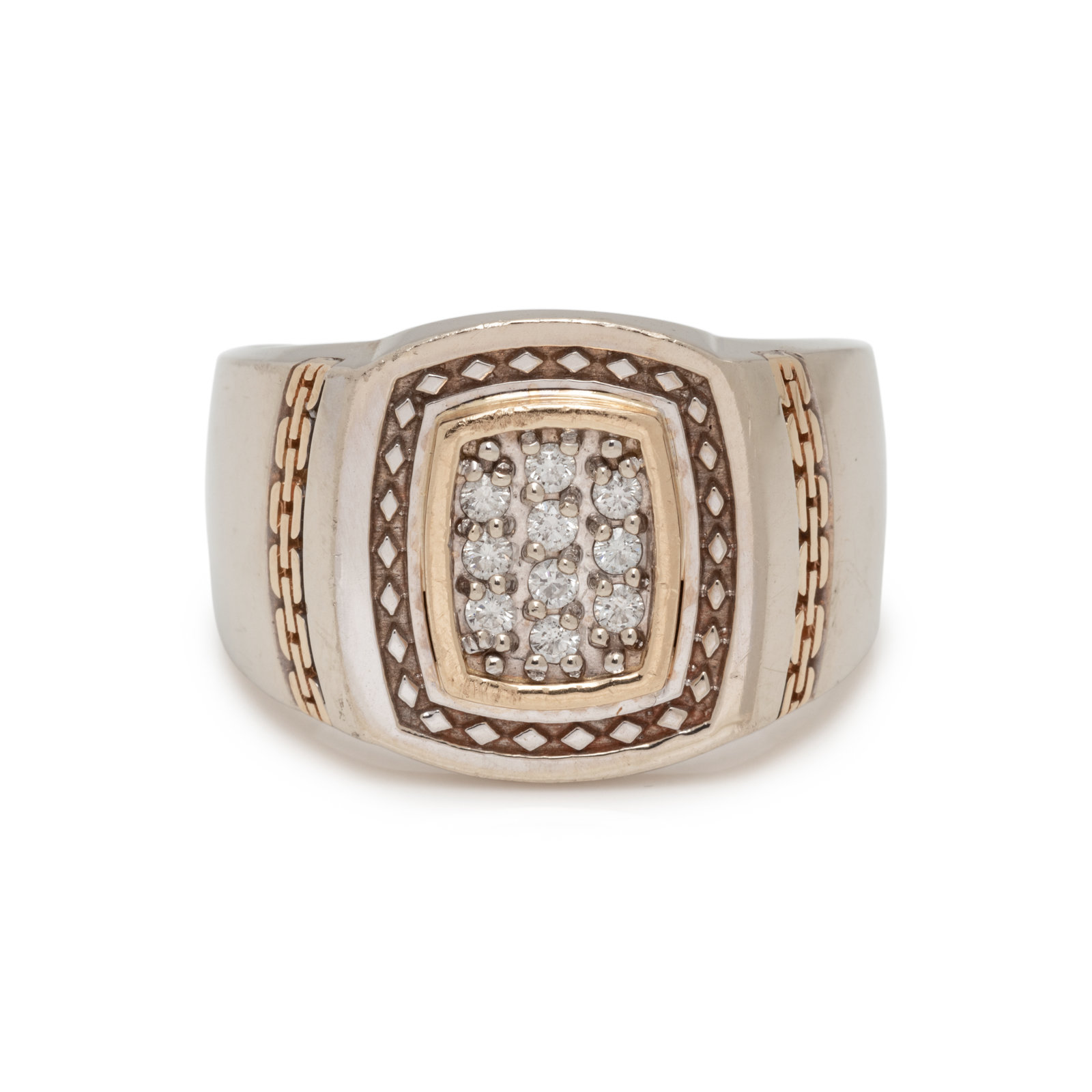 BICOLOR GOLD AND DIAMOND RING Containing 10 round brilliant cut