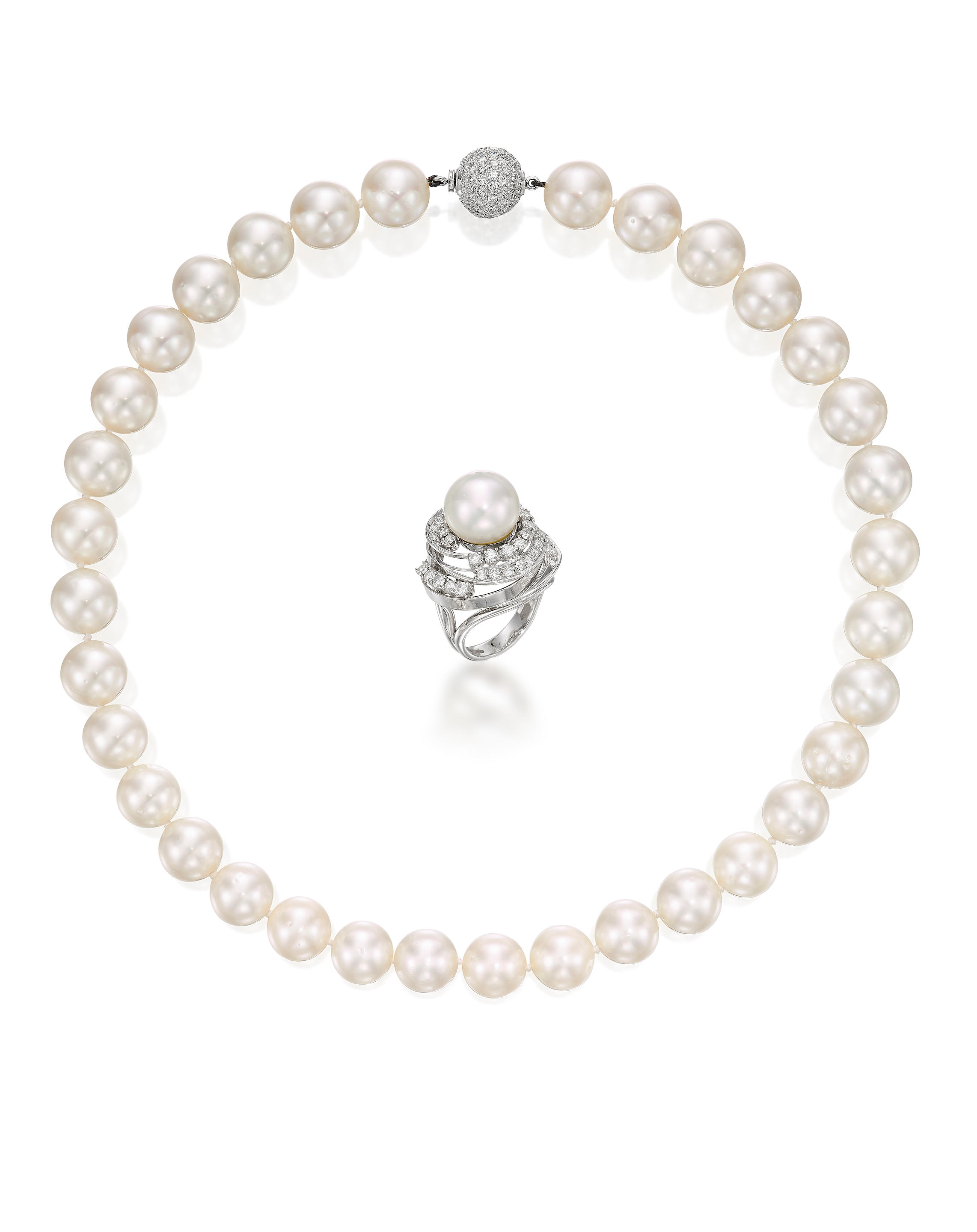 CULTURED PEARL AND DIAMOND NECKLACE AND RING SET Cultured pearls