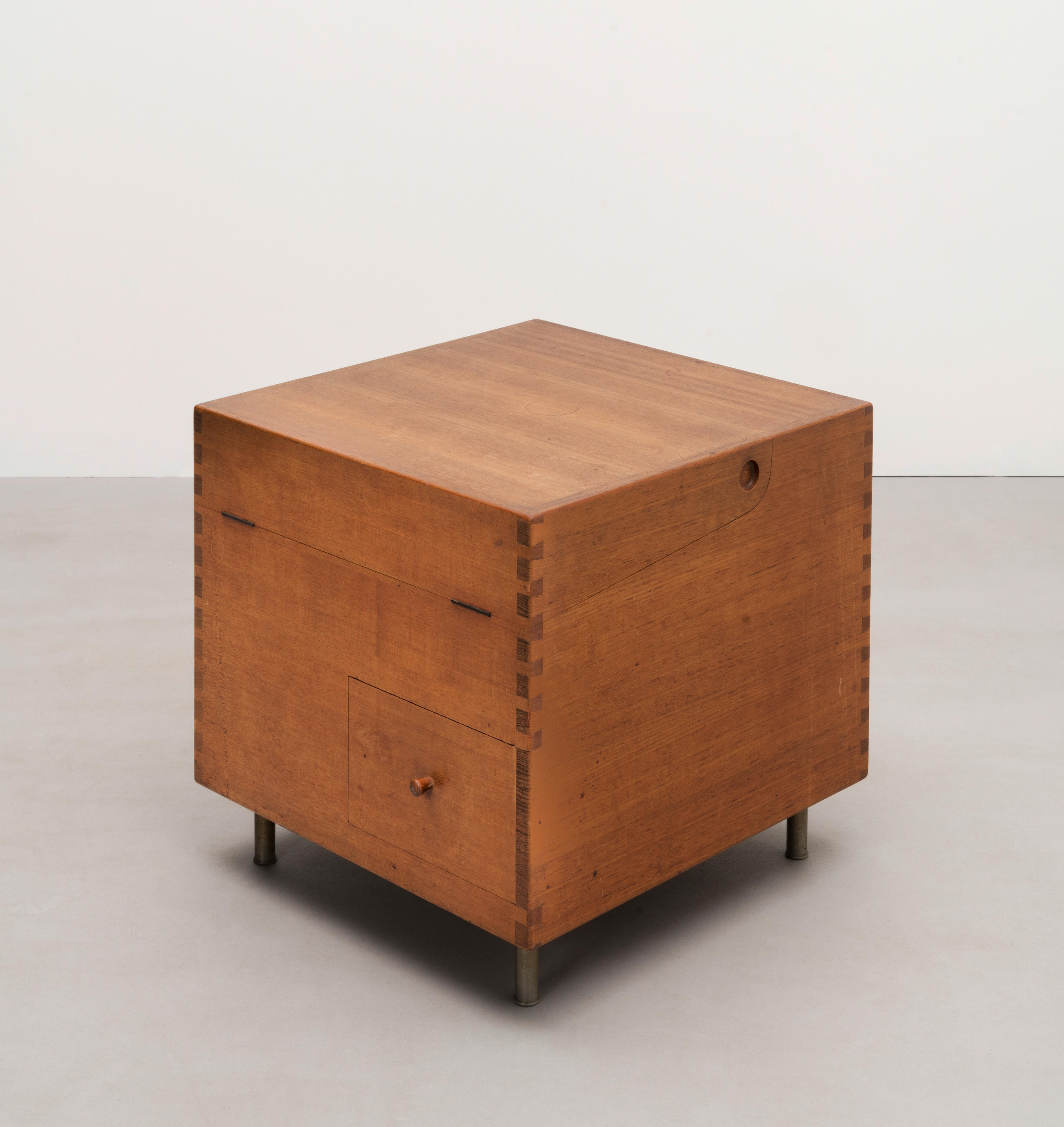 HANS J WEGNER Bar model no AT 34 circa 1956