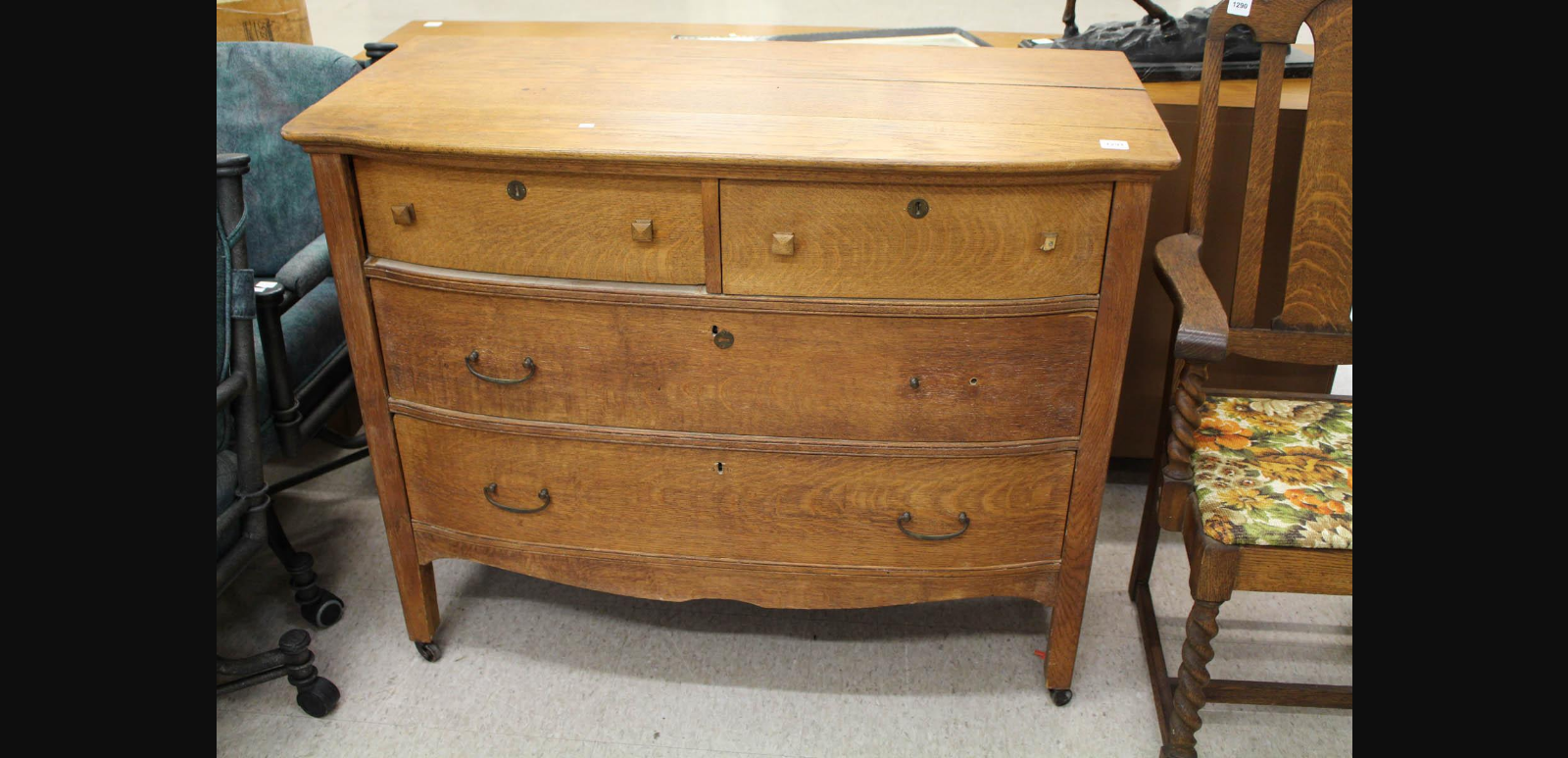 CHEST OF DRAWERS